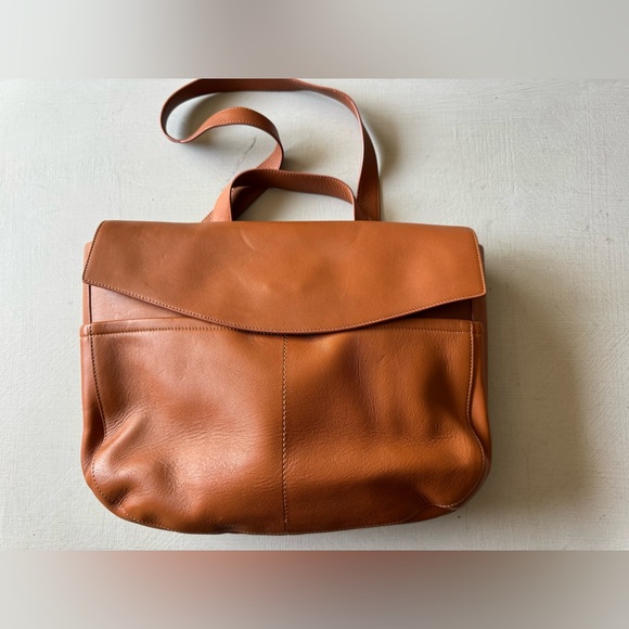 Cuyana Convertible Satchel-13 Inch in Smooth Caramel Leather - Picture 2 of 13